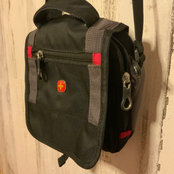 Swiss Gear Small Bag - Picture 2 of 8